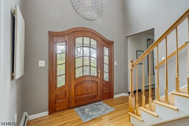 12 Cork Hill Rd, Ogdensburg Boro, NJ 07439