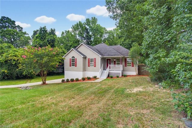 150 Meadow Wood Drive, Thomasville, NC 27360