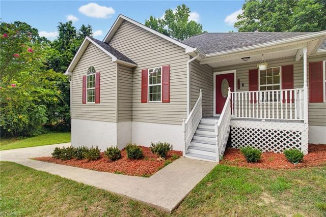150 Meadow Wood Drive, Thomasville, NC 27360