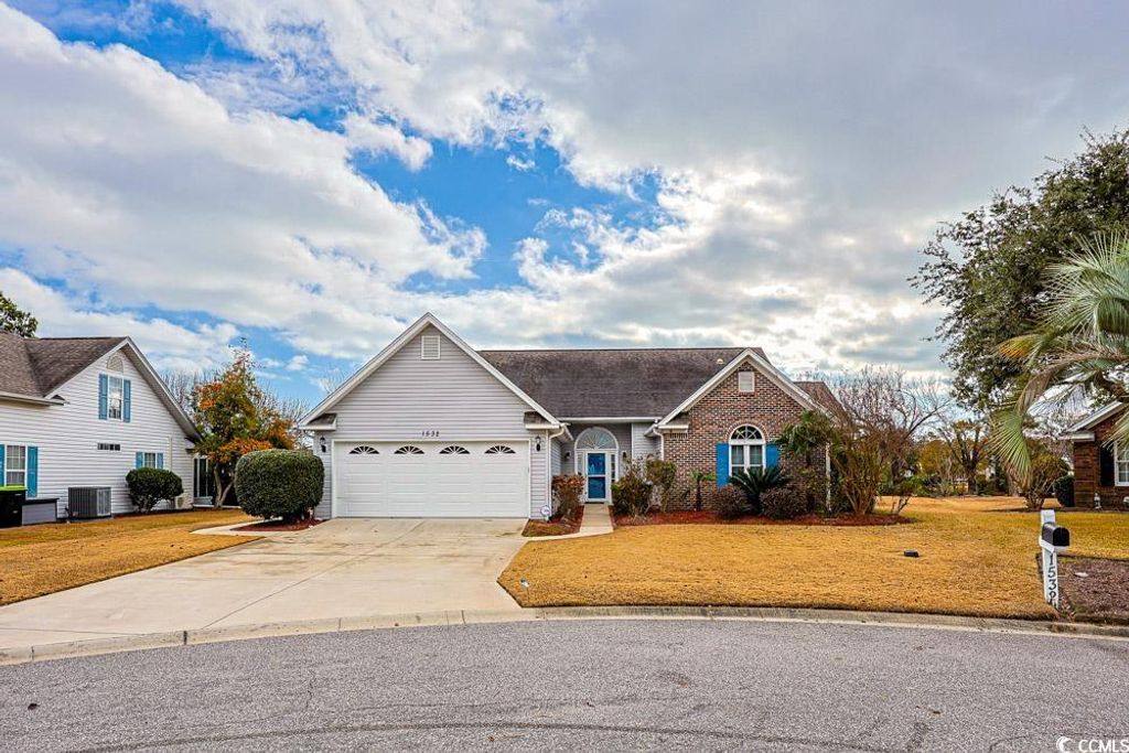 1532 Heathmuir Dr., Surfside Beach, SC 29575