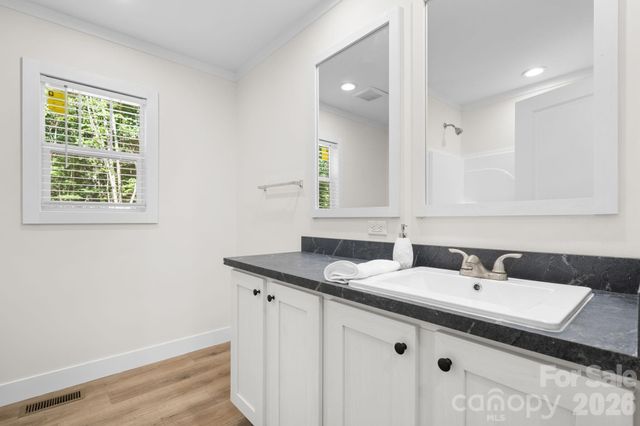146 Oakstone Drive, Statesville, NC 28677