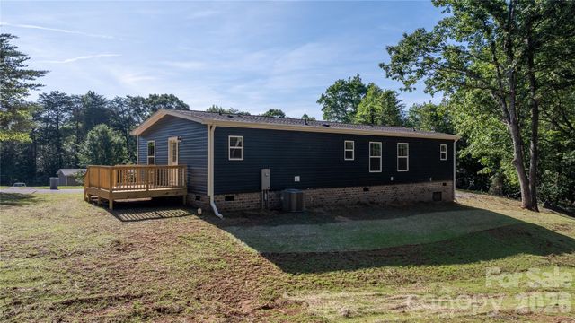 146 Oakstone Drive, Statesville, NC 28677