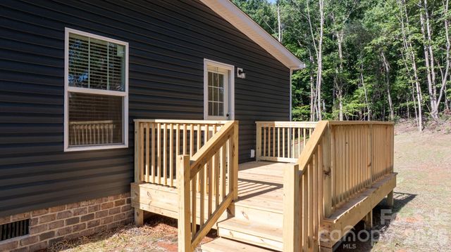 146 Oakstone Drive, Statesville, NC 28677