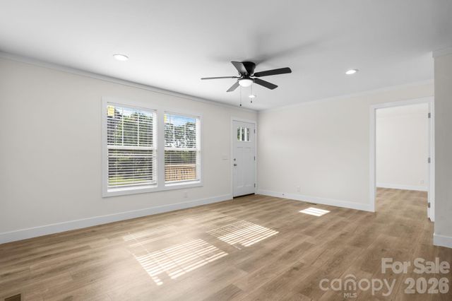 146 Oakstone Drive, Statesville, NC 28677