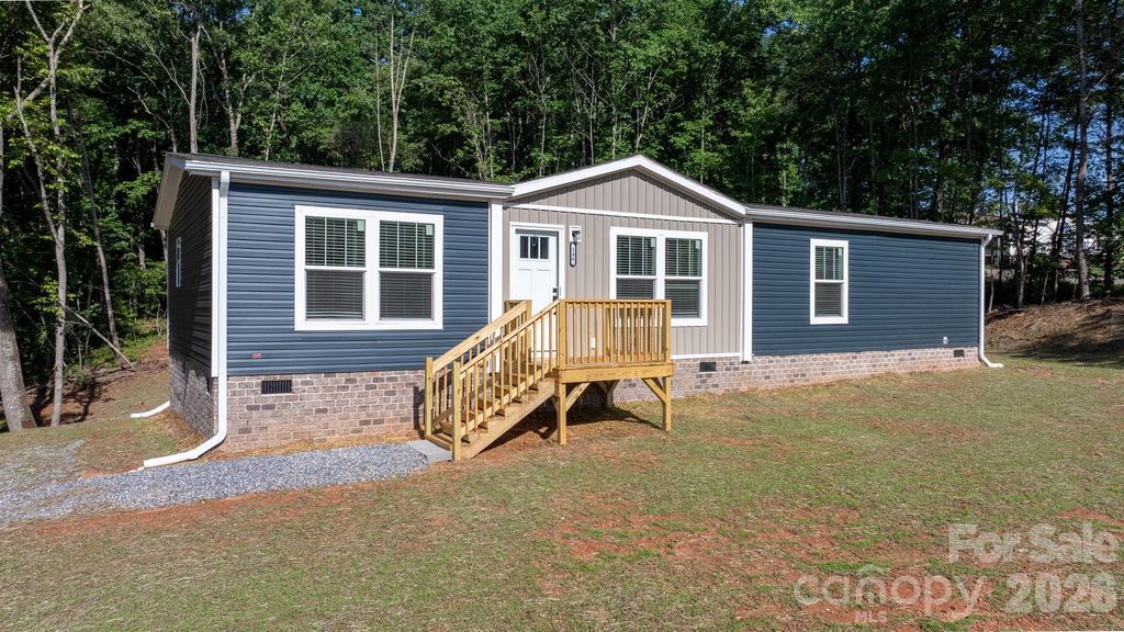 146 Oakstone Drive, Statesville, NC 28677