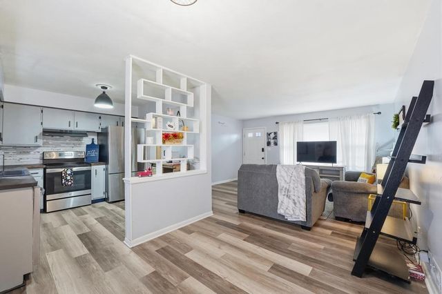 13704 E 41st Terrace S, Independence, MO 64055