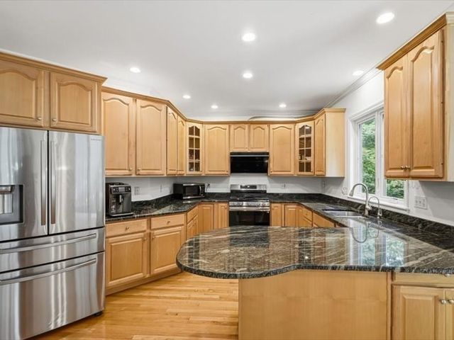4 Edward Dunn Way, Westborough, MA 01581