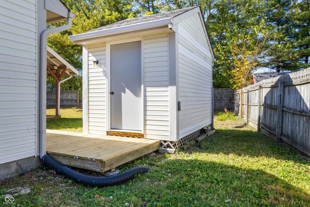 11704 Hartland Drive E, Indianapolis, IN 46229