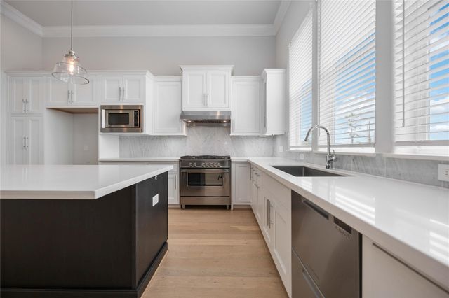 10919 Grove Tree Lane, Houston, TX 77043