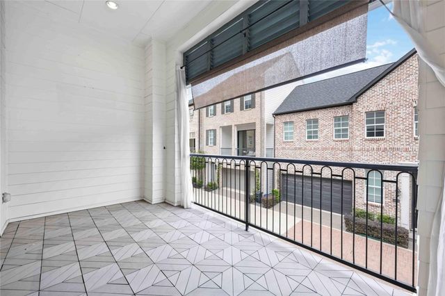 10919 Grove Tree Lane, Houston, TX 77043