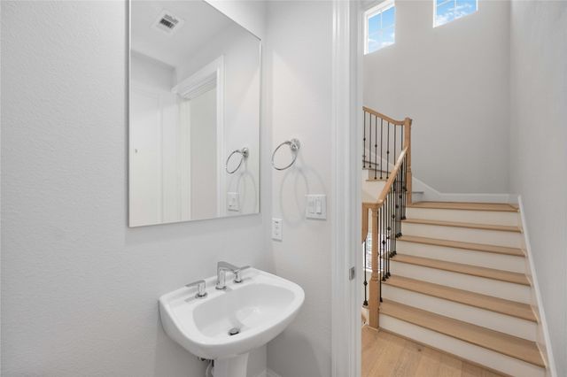 10919 Grove Tree Lane, Houston, TX 77043