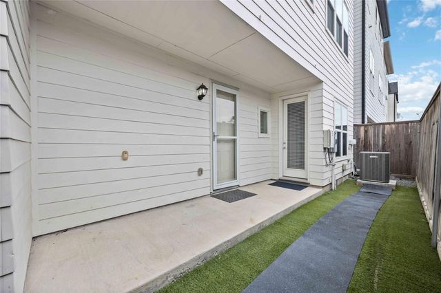 10919 Grove Tree Lane, Houston, TX 77043