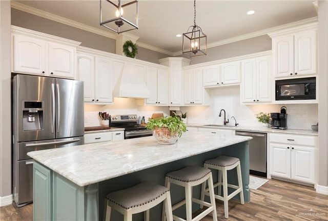 804 Splendor Boulevard, Edinburg, TX 78542