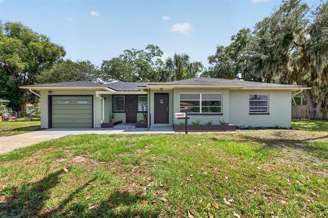 2760 WESTLAND ROAD, Mount Dora, FL 32757