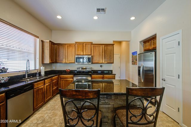 6960 S FOREST Avenue, Gilbert, AZ 85298