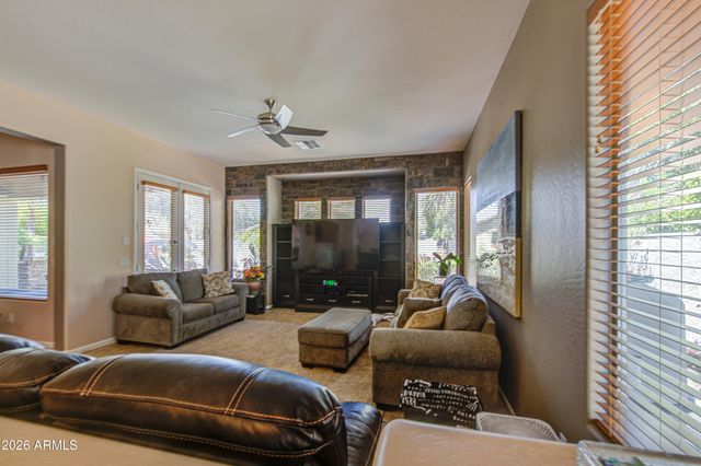 6960 S FOREST Avenue, Gilbert, AZ 85298