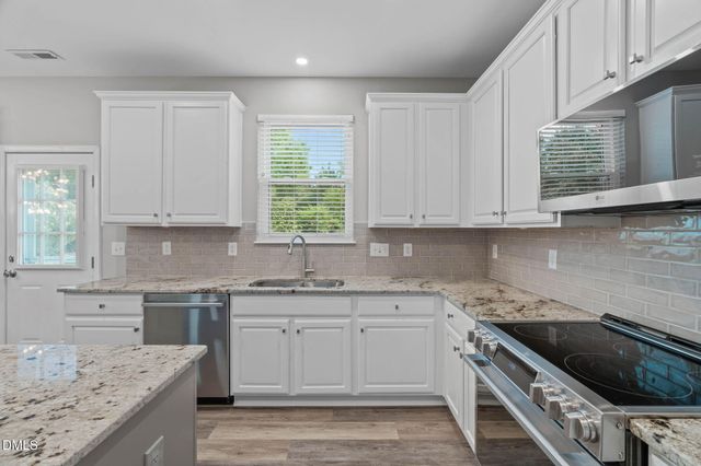 182 Stobhill Lane, Holly Springs, NC 27540