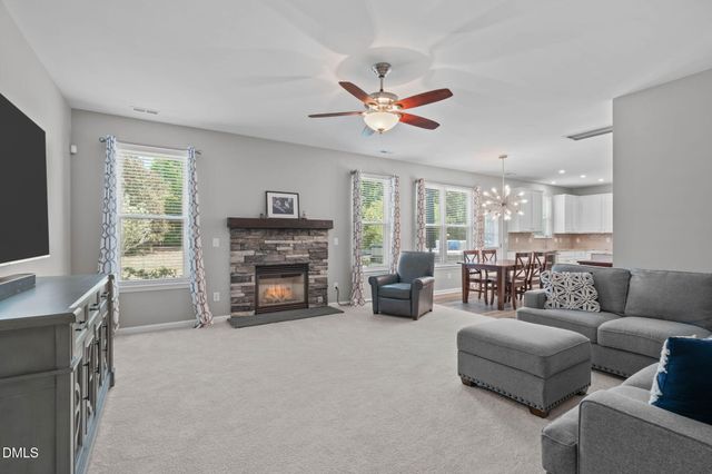 182 Stobhill Lane, Holly Springs, NC 27540