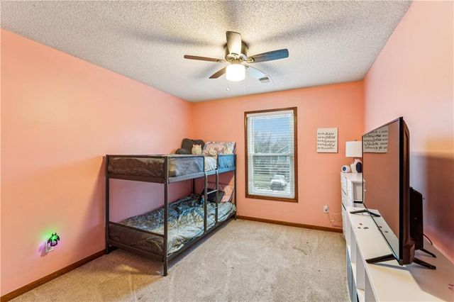 3208 SW 11th Street Circle, Blue Springs, MO 64015