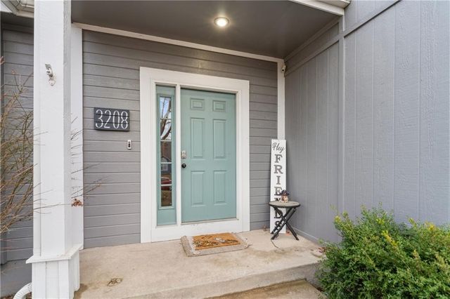 3208 SW 11th Street Circle, Blue Springs, MO 64015