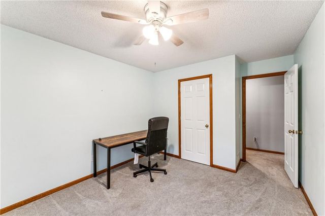 3208 SW 11th Street Circle, Blue Springs, MO 64015