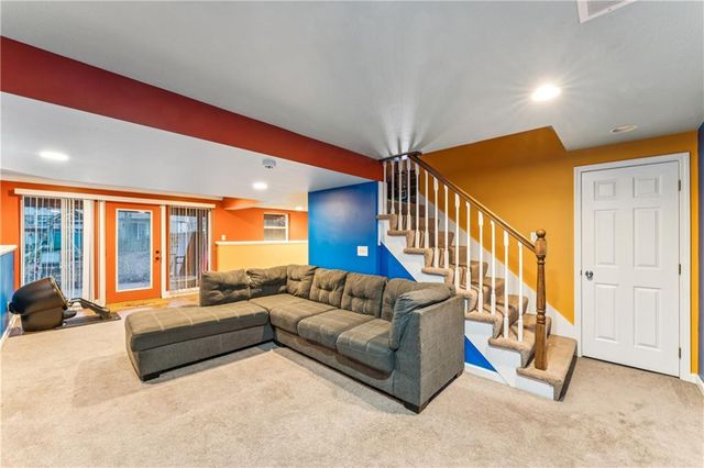 3208 SW 11th Street Circle, Blue Springs, MO 64015