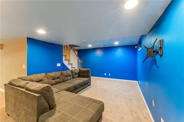 3208 SW 11th Street Circle, Blue Springs, MO 64015