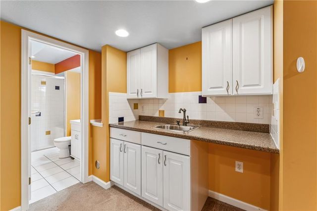 3208 SW 11th Street Circle, Blue Springs, MO 64015