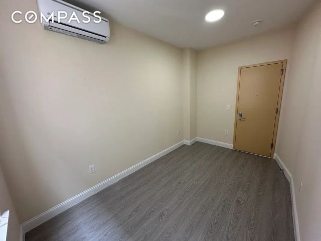 946 St Nicholas Avenue, New York City, NY 10032