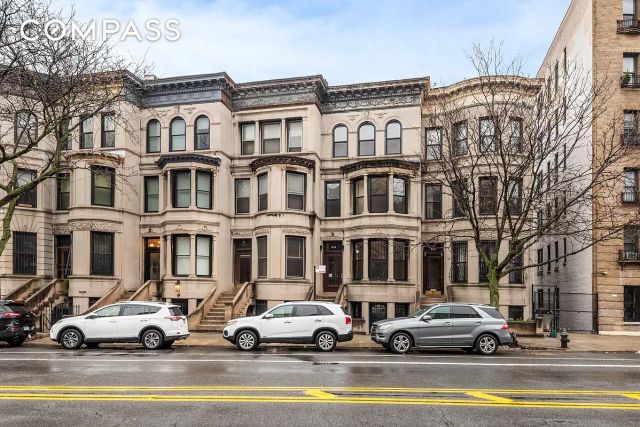 946 St Nicholas Avenue, New York City, NY 10032