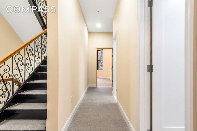 946 St Nicholas Avenue, New York City, NY 10032