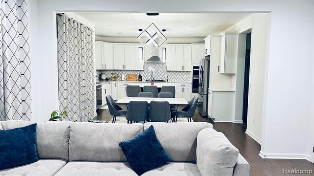 51949 Westend Drive, Shelby Twp, MI 48315