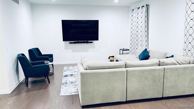 51949 Westend Drive, Shelby Twp, MI 48315