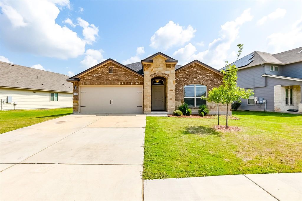 107 Reagor DR, Taylor, TX 76574