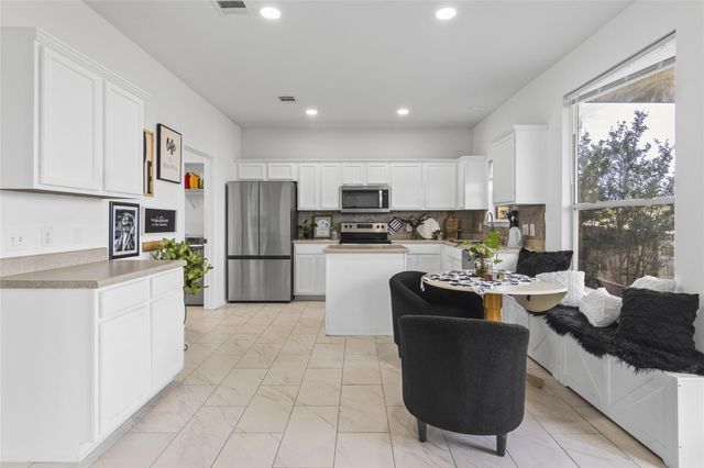 13524 Lyndon B Johnson ST, Manor, TX 78653