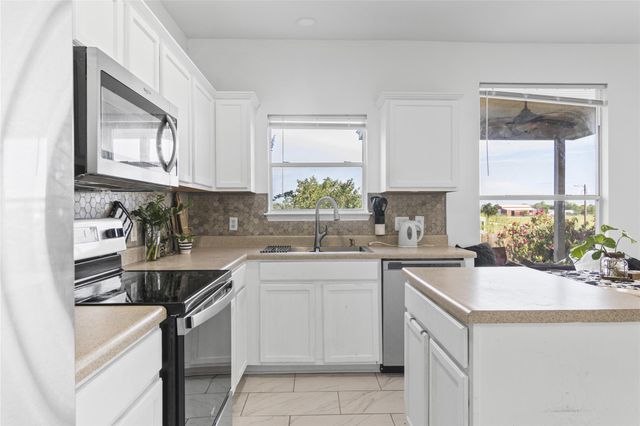 13524 Lyndon B Johnson ST, Manor, TX 78653