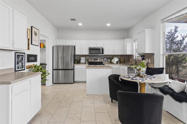 13524 Lyndon B Johnson ST, Manor, TX 78653