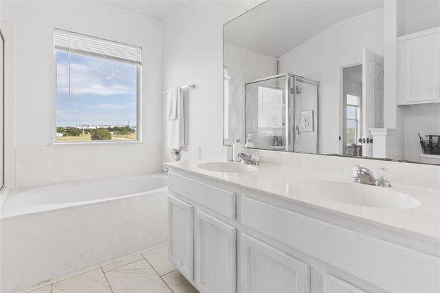 13524 Lyndon B Johnson ST, Manor, TX 78653