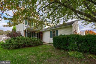 6 TOWNSEND CT, Lancaster, PA 17603