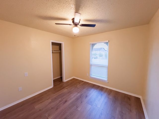 1037 Nancy Lane, Lancaster, TX 75134