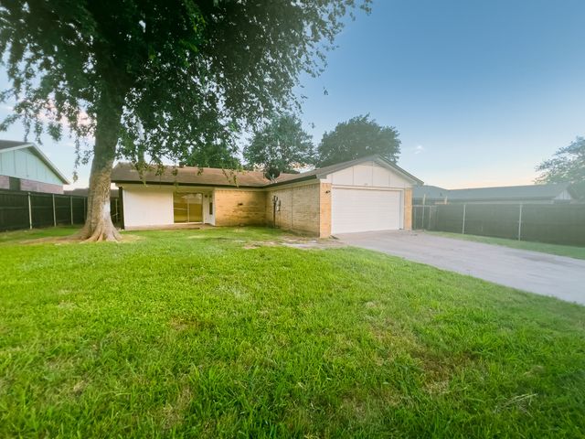 1037 Nancy Lane, Lancaster, TX 75134