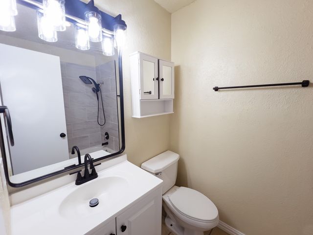 1037 Nancy Lane, Lancaster, TX 75134