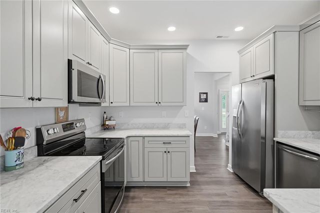 1125 Beaver Dam RD, Chesapeake, VA 23322