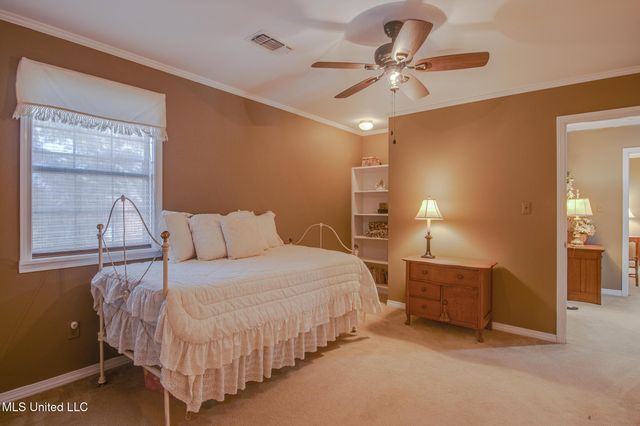 2588 Rue Palafox, Biloxi, MS 39531