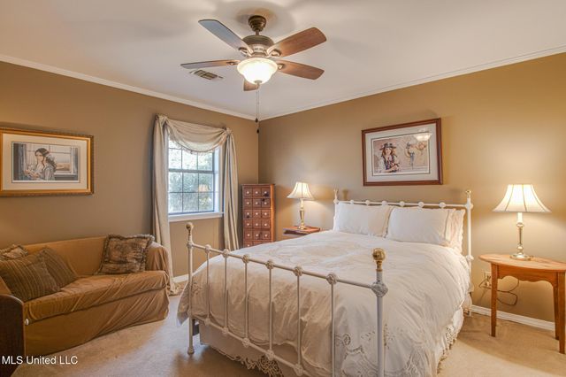 2588 Rue Palafox, Biloxi, MS 39531