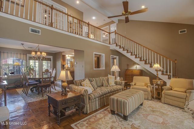 2588 Rue Palafox, Biloxi, MS 39531