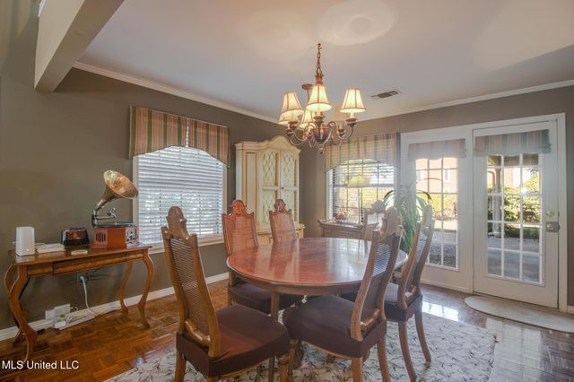 2588 Rue Palafox, Biloxi, MS 39531