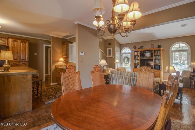 2588 Rue Palafox, Biloxi, MS 39531