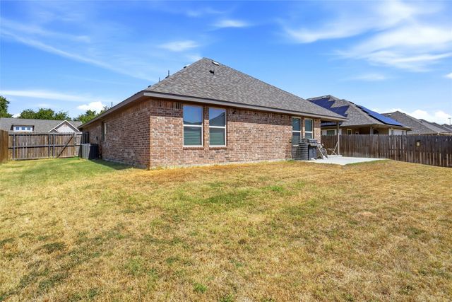 952 Sam Street, Springtown, TX 76082
