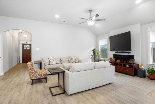952 Sam Street, Springtown, TX 76082